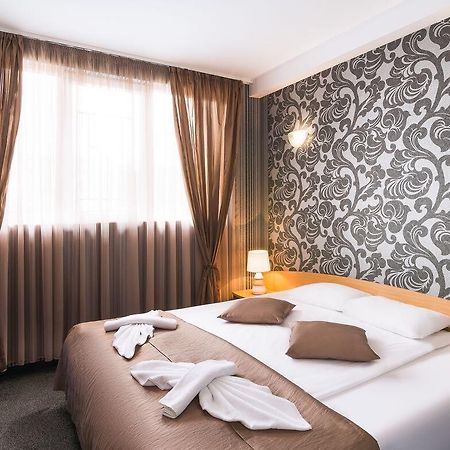 Hotel Central Point Szófia Kültér fotó