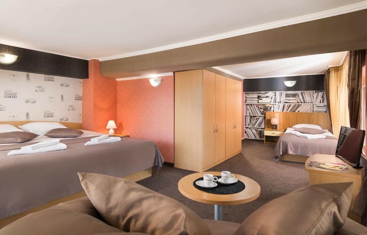 Hotel Central Point Szófia Kültér fotó