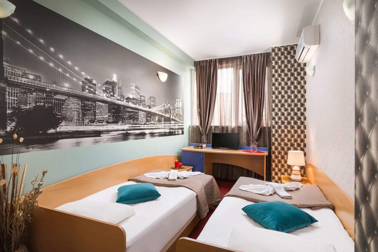 Hotel Central Point Szófia Kültér fotó